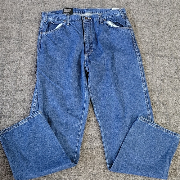 Lot of new mens work jeans - Picture 3 of 4